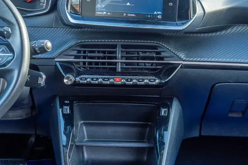 Peugeot 208 din 2021 cu 74.362 km - oferta PEU128084 - foto 16