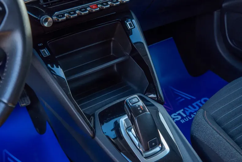 Peugeot 208 din 2021 cu 74.362 km - oferta PEU128084 - foto 19