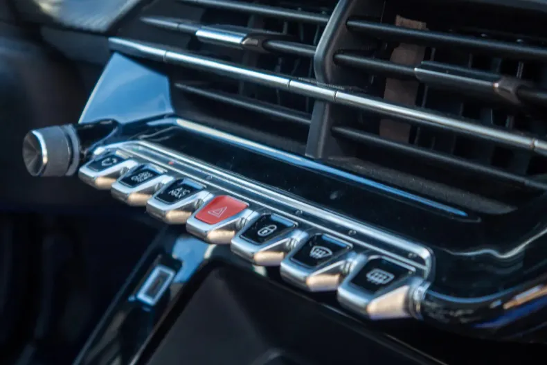 Peugeot 208 din 2021 cu 74.362 km - oferta PEU128084 - foto 20