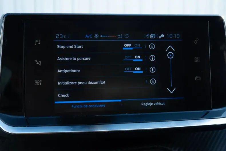 Peugeot 208 din 2021 cu 74.362 km - oferta PEU128084 - foto 28