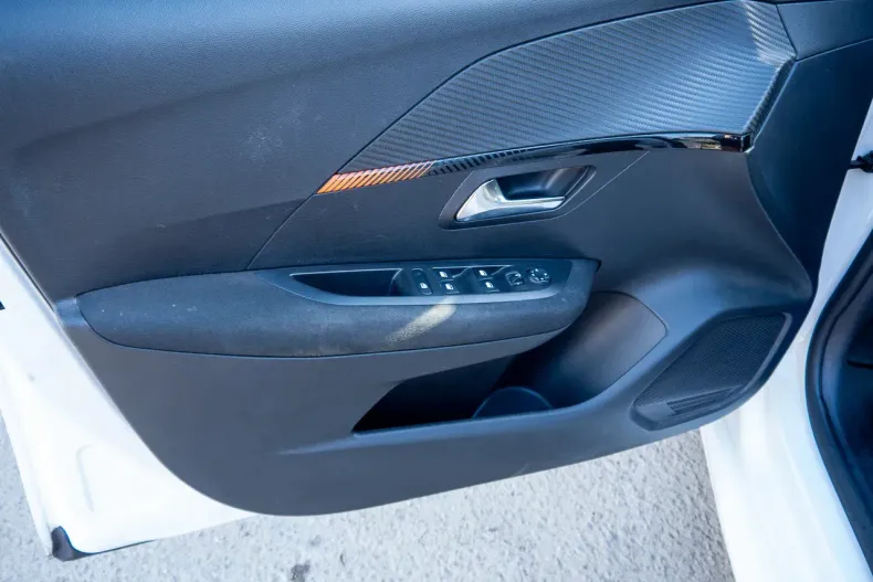 Peugeot 208 din 2021 cu 74.362 km - oferta PEU128084 - foto 33