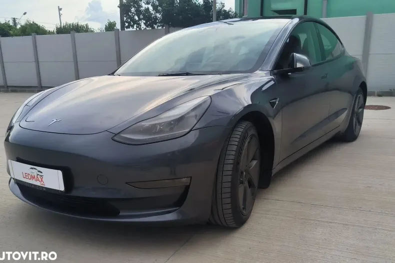 Tesla Model 3 din 2021 cu 69.444 km - oferta TES128126 - foto 1
