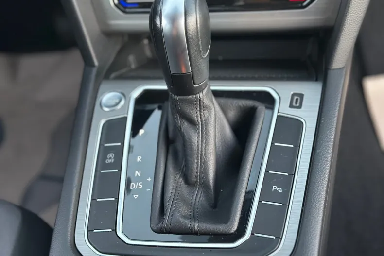 Volkswagen Passat din 2020 cu 63.350 km - oferta VOL128135 - foto 15