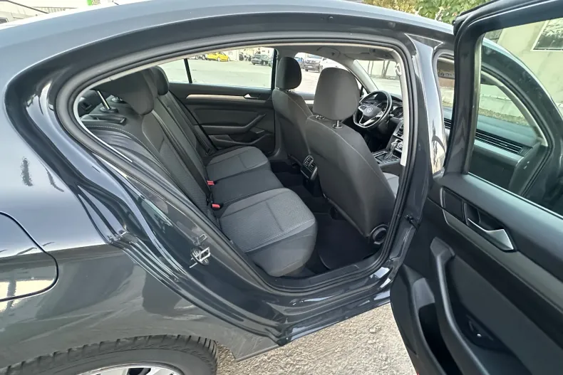 Volkswagen Passat din 2020 cu 63.350 km - oferta VOL128135 - foto 22