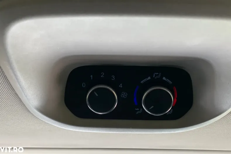 Ford Tourneo Custom din 2023 cu 168.800 km - oferta FOR128155 - foto 23