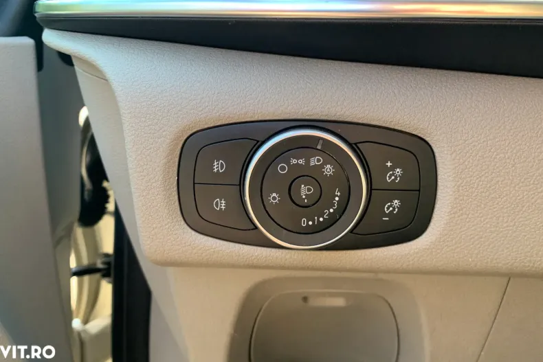 Ford Tourneo Custom din 2023 cu 168.800 km - oferta FOR128155 - foto 24