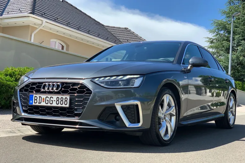 Audi A4 din 2023 cu 52.957 km - oferta AUD128158 - foto 1