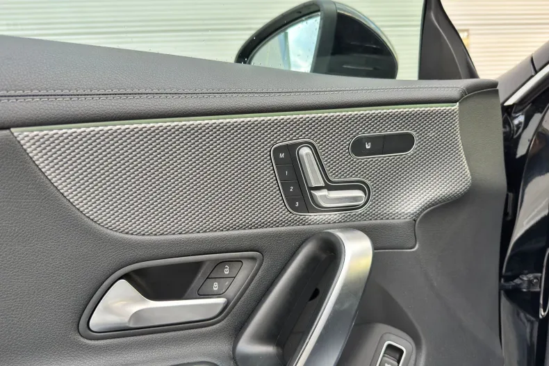 Mercedes-Benz CLA din 2021 cu 41.349 km - oferta MER128217 - foto 13