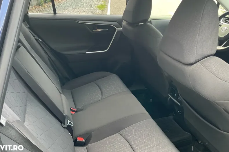 Toyota RAV4 din 2020 cu 117.799 km - oferta TOY128269 - foto 10