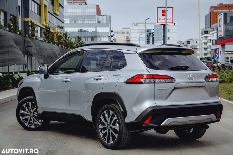 Toyota Corolla Cross din 2025 cu 15.000 km - oferta TOY128309 - foto 3