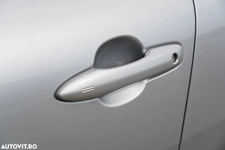 Toyota Corolla Cross din 2025 cu 15.000 km - oferta TOY128309 - foto 12