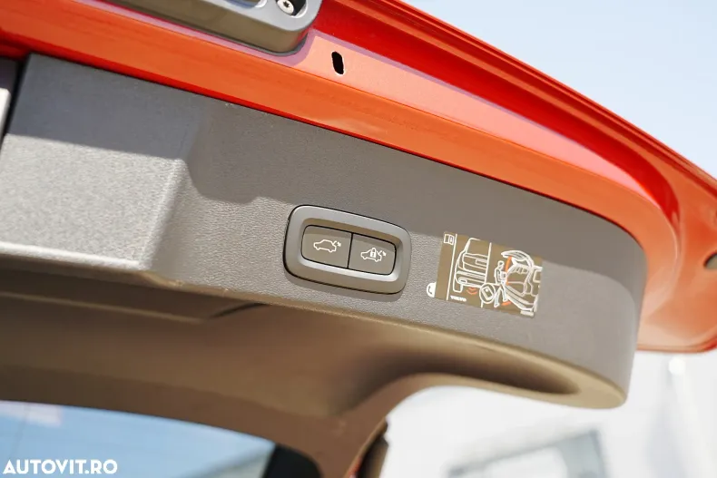 Volvo XC40 din 2019 cu 113.858 km - oferta VOL128314 - foto 26