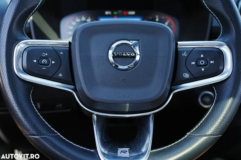 Volvo XC40 din 2019 cu 113.858 km - oferta VOL128314 - foto 40