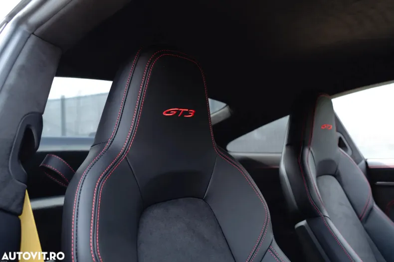 Porsche 911 din 2023 cu 2.900 km - oferta POR128326 - foto 19