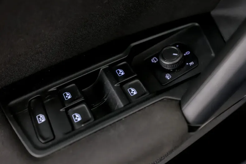 Volkswagen Tiguan din 2020 cu 76.577 km - oferta VOL128329 - foto 22