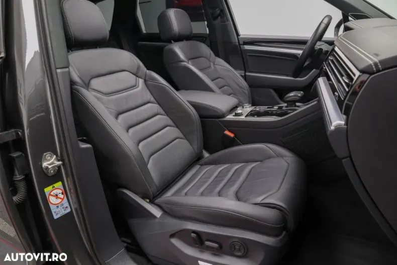 Volkswagen Touareg din 2021 cu 168.040 km - oferta VOL128348 - foto 30