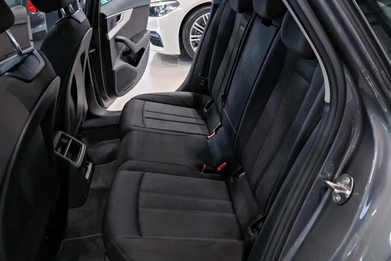 Audi A4 din 2020 cu 131.172 km - oferta AUD128392 - foto 31