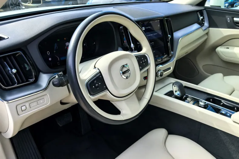 Volvo XC60 din 2022 cu 120.900 km - oferta VOL128432 - foto 14