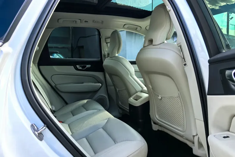 Volvo XC60 din 2022 cu 120.900 km - oferta VOL128432 - foto 16