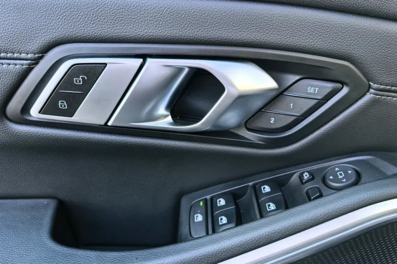 BMW Seria 3 din 2023 cu 46.200 km - oferta BMW128437 - foto 25