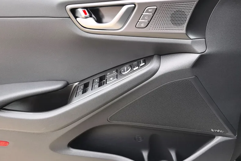 Hyundai IONIQ din 2022 cu 73.460 km - oferta HYU128442 - foto 8