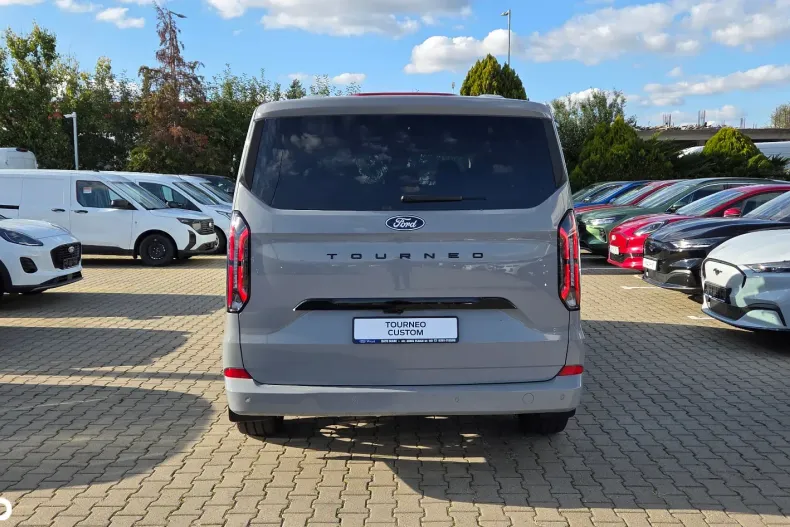 Ford Tourneo Custom din 2025 cu 5.000 km - oferta FOR128453 - foto 8
