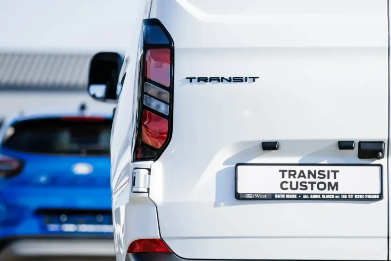 Ford Transit Custom din 2024 cu 1 km - oferta FOR128468 - foto 9