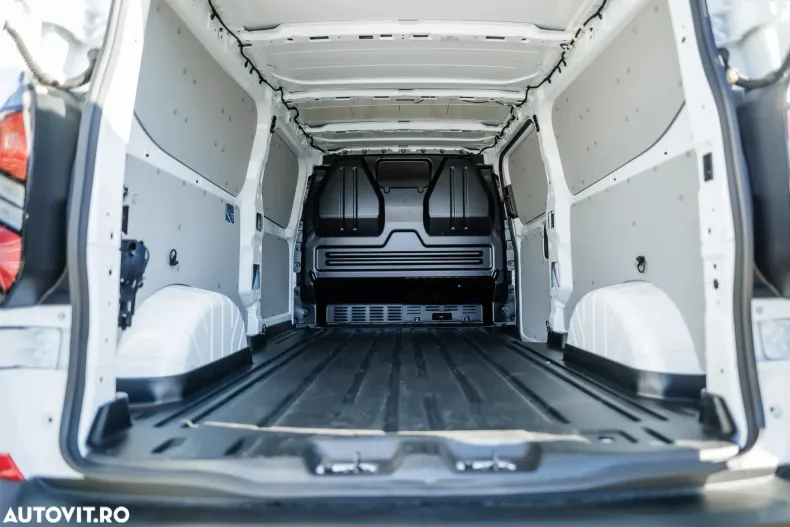 Ford Transit Custom din 2024 cu 1 km - oferta FOR128468 - foto 17