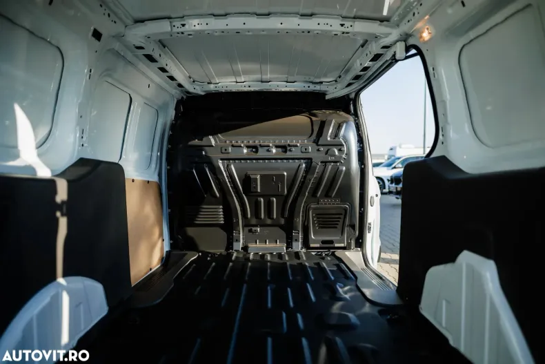 Ford Transit Connect din 2023 cu 1 km - oferta FOR128476 - foto 16