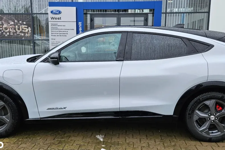 Ford Mustang Mach-E din 2023 cu 5.000 km - oferta FOR128481 - foto 2