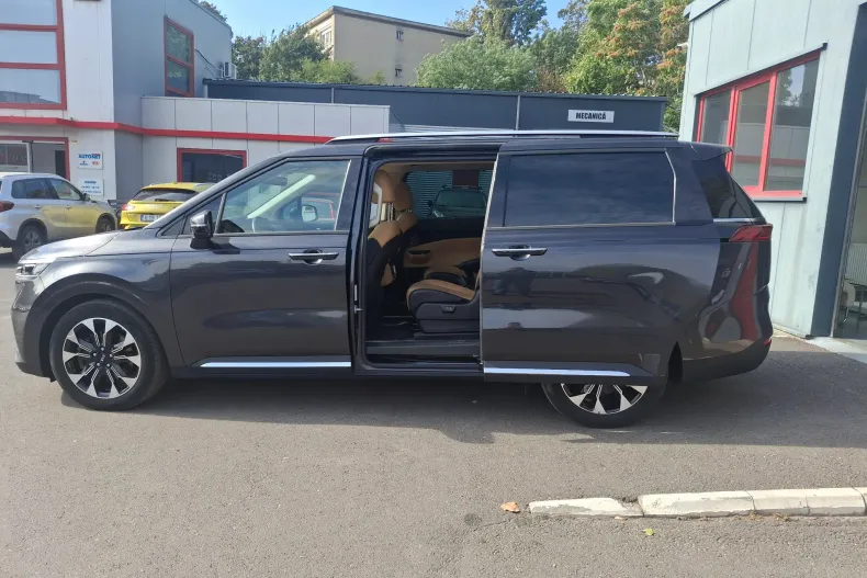 Kia Carnival din 2021 cu 72.132 km - oferta KIA128490 - foto 2
