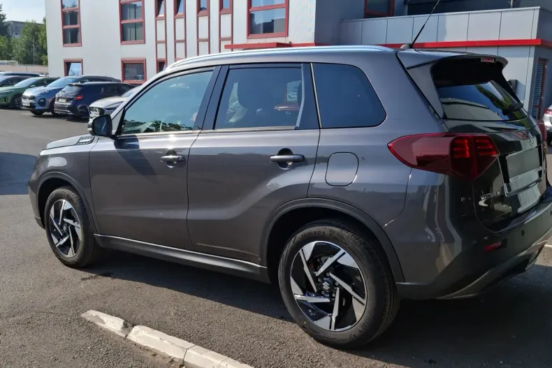 Suzuki Vitara din 2024 cu 18.599 km - oferta SUZ128494 - foto 3