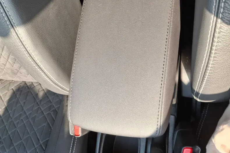 Suzuki Vitara din 2024 cu 18.599 km - oferta SUZ128494 - foto 20