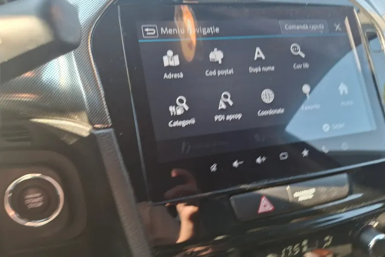 Suzuki Vitara din 2024 cu 18.599 km - oferta SUZ128494 - foto 27