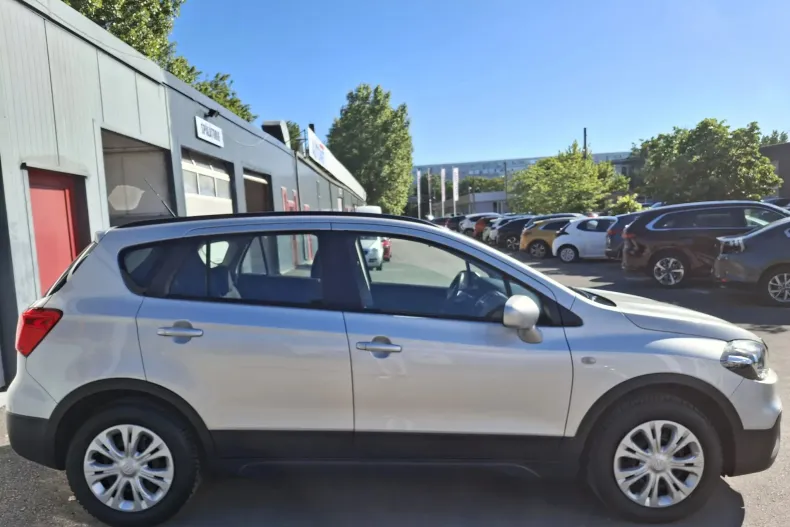 Suzuki SX4 din 2020 cu 71.782 km - oferta SUZ128502 - foto 3