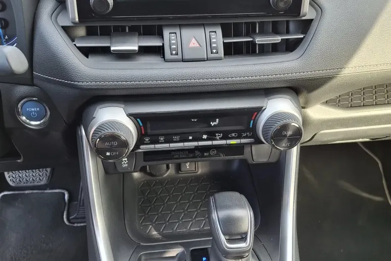 Toyota RAV4 din 2021 cu 81.015 km - oferta TOY128505 - foto 17