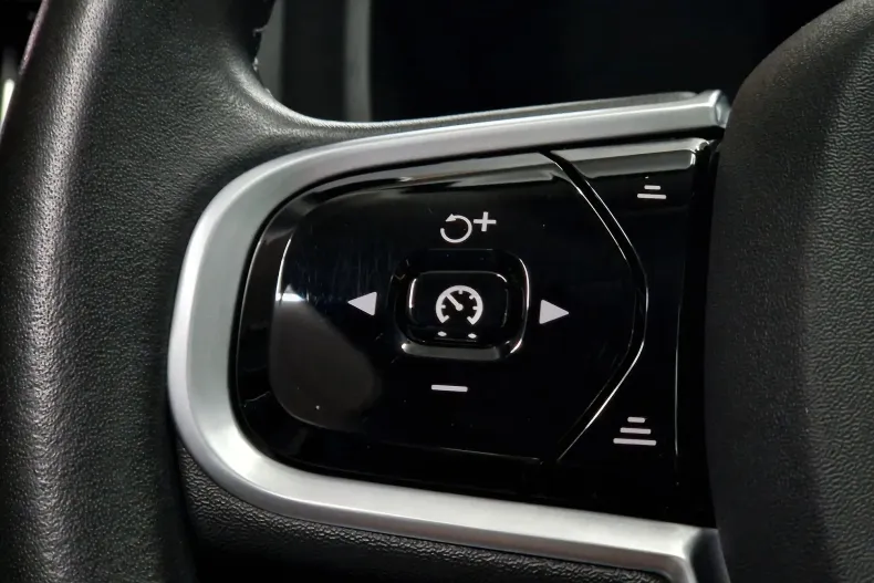 Volvo XC60 din 2020 cu 103.176 km - oferta VOL128518 - foto 13