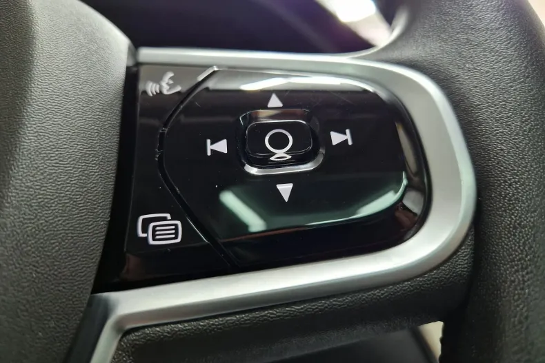 Volvo XC60 din 2020 cu 103.176 km - oferta VOL128518 - foto 14