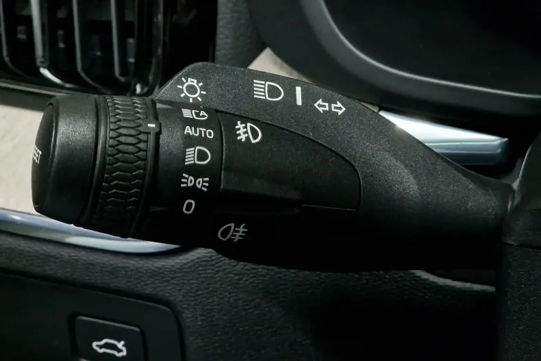 Volvo XC60 din 2020 cu 103.176 km - oferta VOL128518 - foto 15