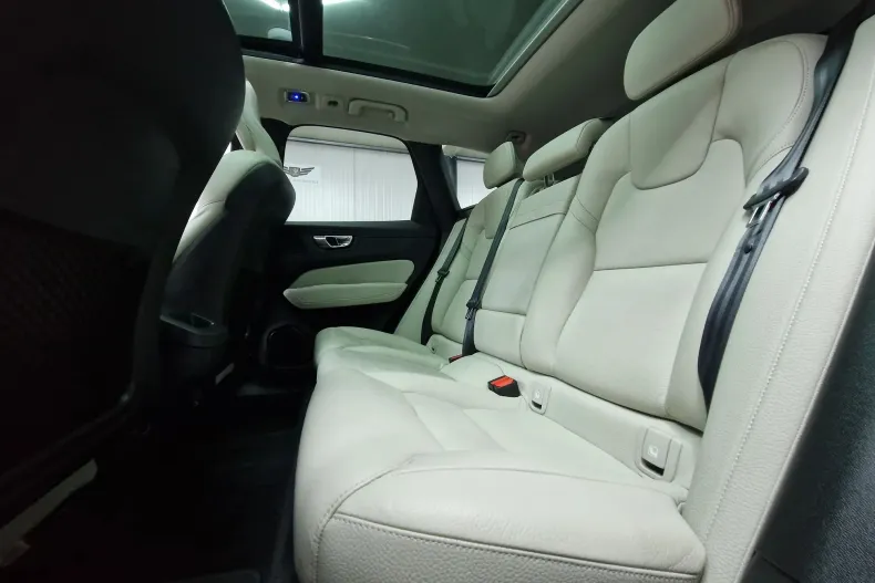 Volvo XC60 din 2020 cu 103.176 km - oferta VOL128518 - foto 17