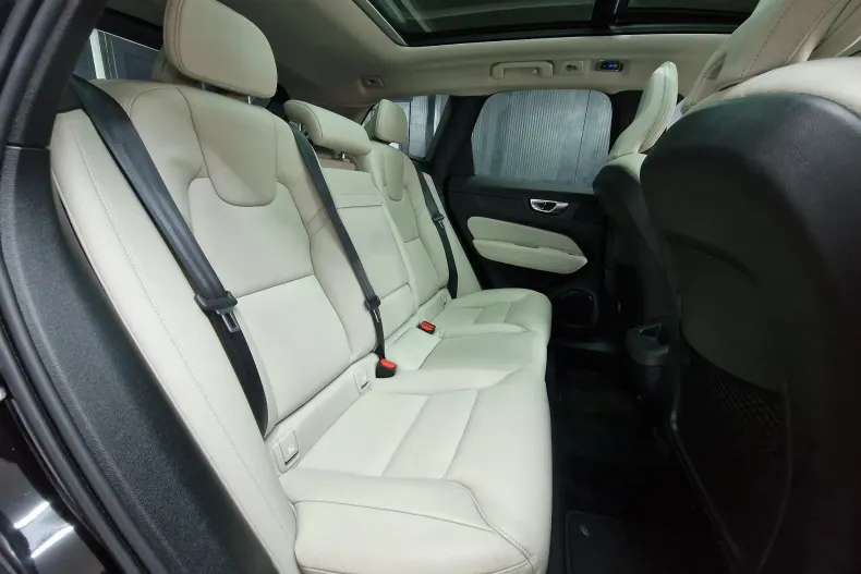 Volvo XC60 din 2020 cu 103.176 km - oferta VOL128518 - foto 18