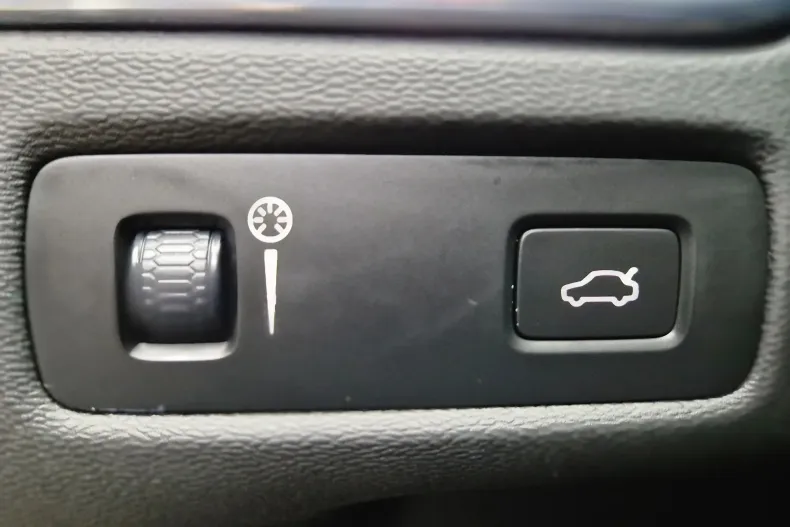 Volvo XC60 din 2020 cu 103.176 km - oferta VOL128518 - foto 34