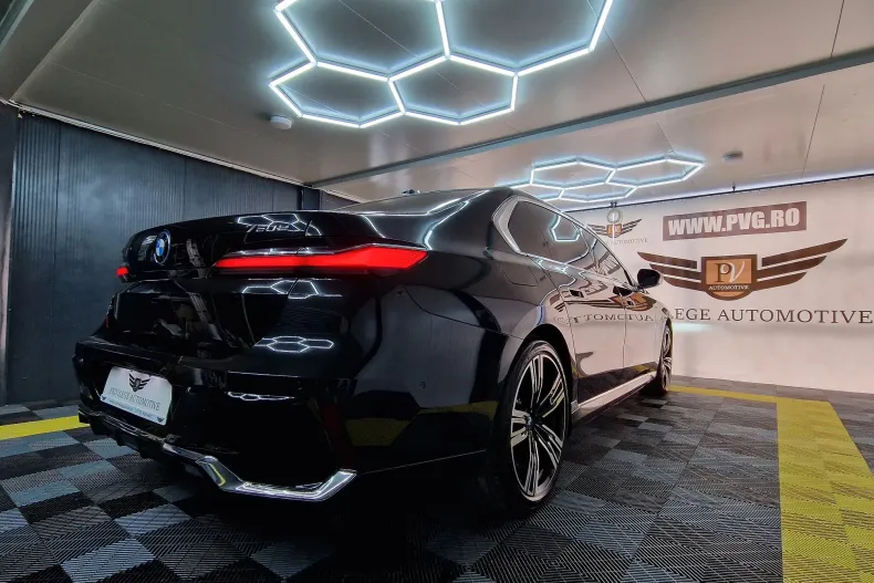 BMW Seria 7 din 2024 cu 6.138 km - oferta BMW128520 - foto 4