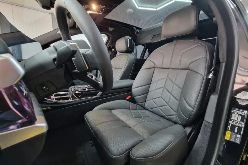 BMW Seria 7 din 2024 cu 6.138 km - oferta BMW128520 - foto 10