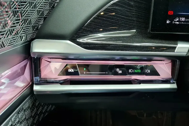 BMW Seria 7 din 2024 cu 6.138 km - oferta BMW128520 - foto 14