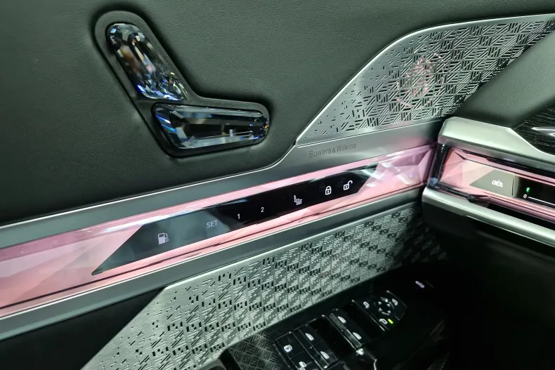 BMW Seria 7 din 2024 cu 6.138 km - oferta BMW128520 - foto 15