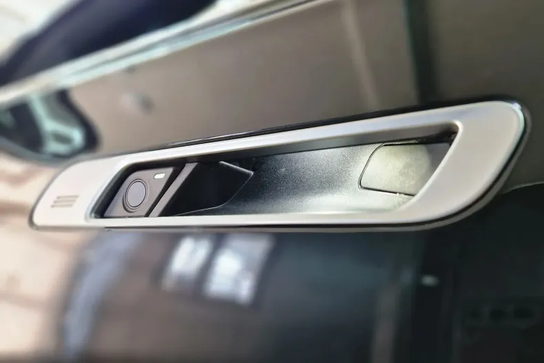 BMW Seria 7 din 2024 cu 6.138 km - oferta BMW128520 - foto 24