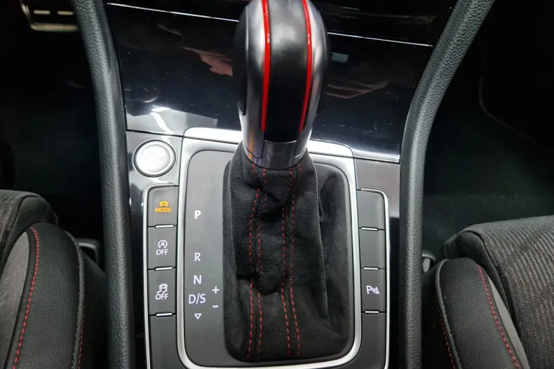 Volkswagen Golf din 2019 cu 154.787 km - oferta VOL128532 - foto 19