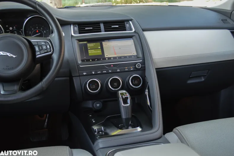 Jaguar E-Pace din 2019 cu 50.800 km - oferta JAG128684 - foto 32