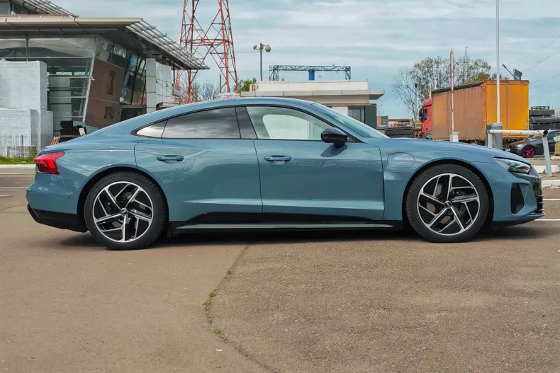 Audi e-tron GT din 2022 cu 24.000 km - oferta AUD128703 - foto 4